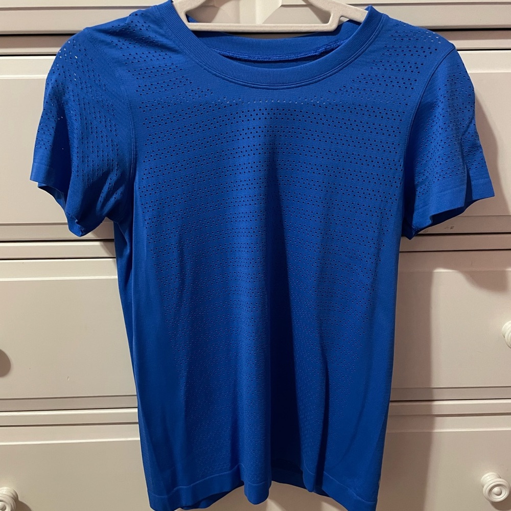 A Lvivva Shirt (Lululemon kids)